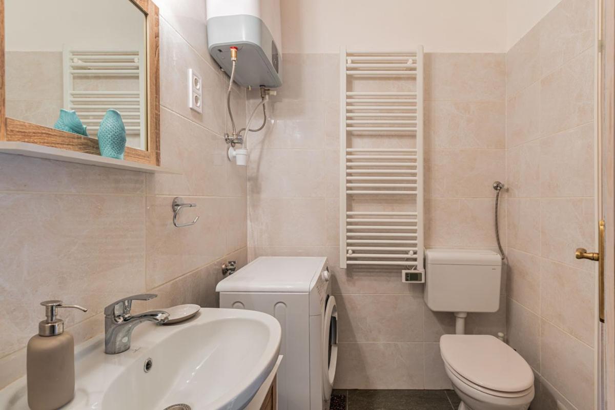 Apartamento Palm Near By Heroes Square With Free Parking *