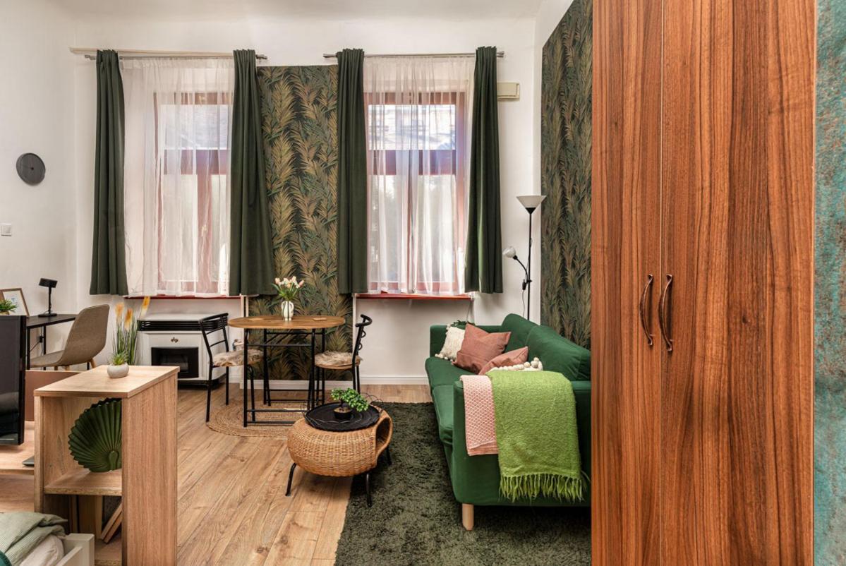 Palm Near By Heroes Square With Free Parking Apartamento